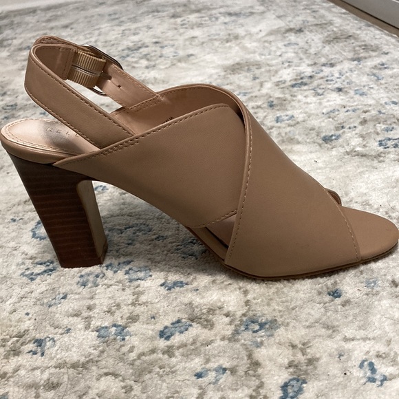 Kelly & Katie tan heels - Picture 12 of 15